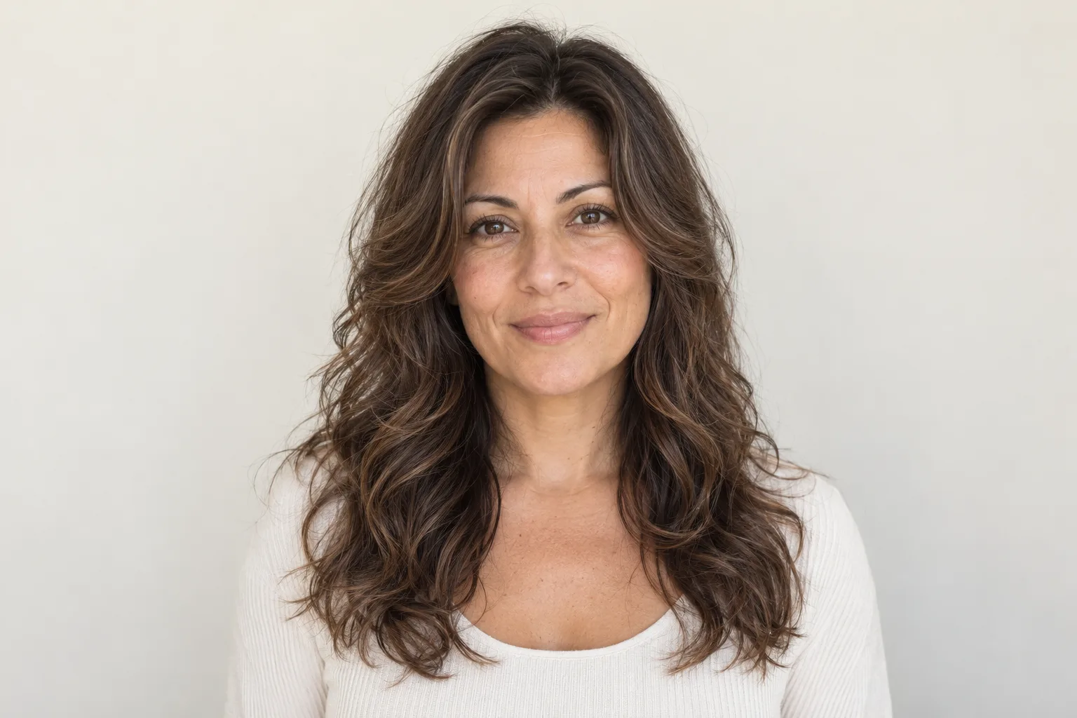 Generated naturally wavy interpretation with irregular bends and below-chin front pieces